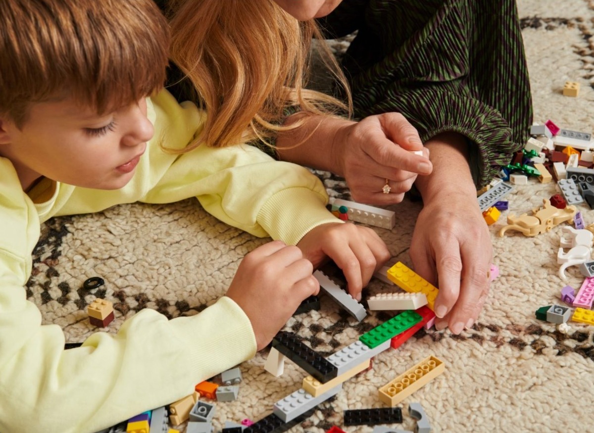 Začni hrou: LEGO inšpiruje rodiny k spoločnému hraniu