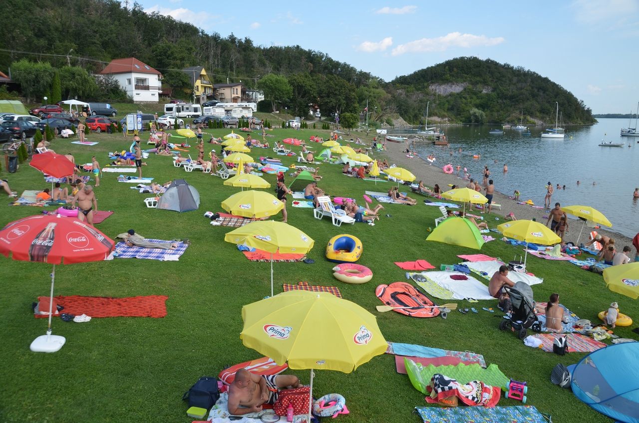 Pláže a zariadenia Zemplínskej Šíravy sa zapĺňajú